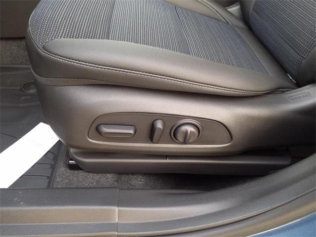 new 2025 Buick Envista car, priced at $26,858