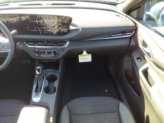 new 2025 Buick Envista car, priced at $26,401