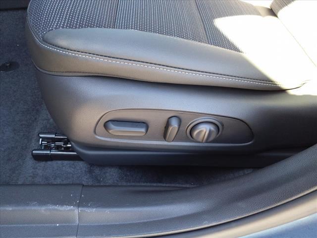 new 2025 Buick Envista car, priced at $26,401
