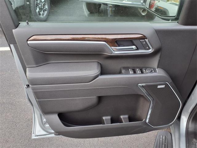 new 2025 GMC Sierra 1500 car, priced at $57,904