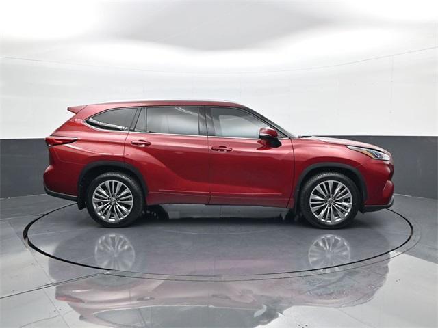 used 2022 Toyota Highlander car, priced at $42,500