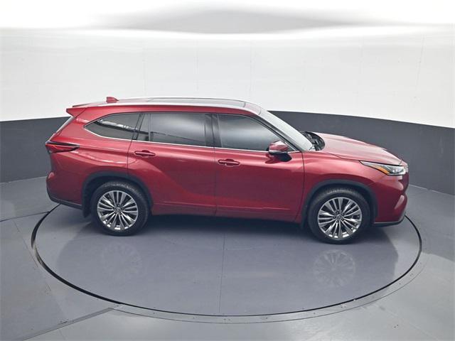 used 2022 Toyota Highlander car, priced at $42,500