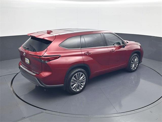 used 2022 Toyota Highlander car, priced at $42,500