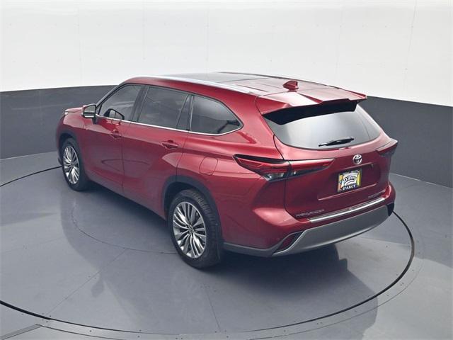 used 2022 Toyota Highlander car, priced at $42,500