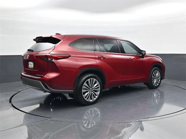 used 2022 Toyota Highlander car, priced at $42,500