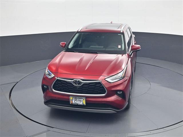 used 2022 Toyota Highlander car, priced at $42,500