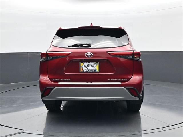 used 2022 Toyota Highlander car, priced at $42,500