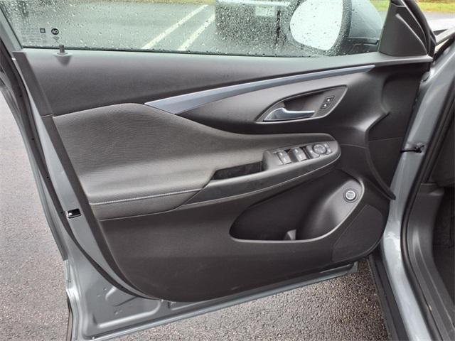 new 2025 Buick Envista car, priced at $25,251