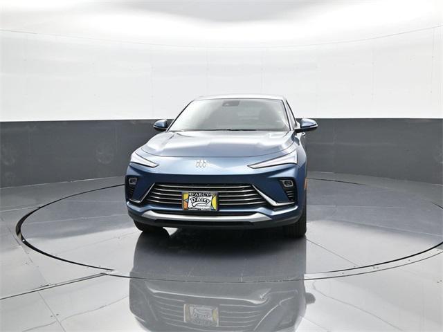new 2025 Buick Envista car, priced at $26,858
