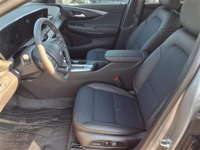 new 2025 Buick Envista car, priced at $26,858
