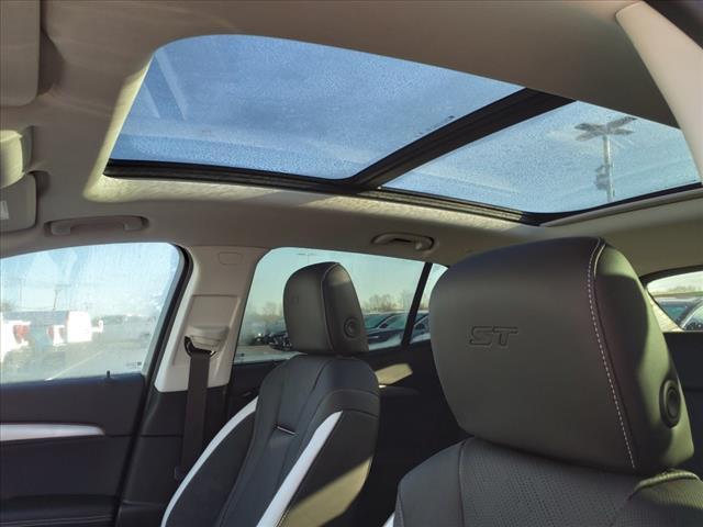 new 2025 Buick Envision car, priced at $42,300