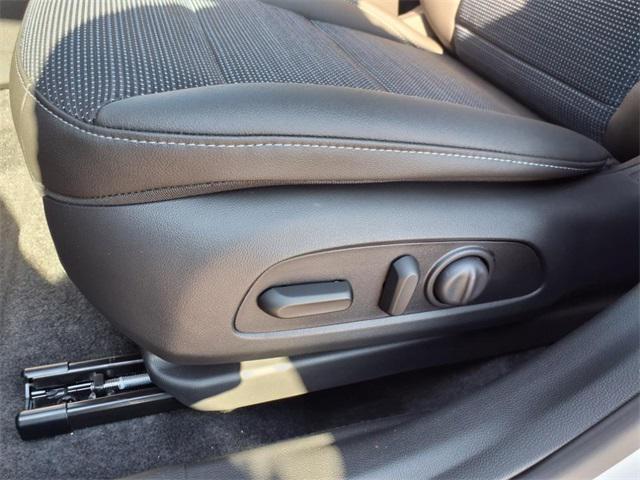 new 2025 Buick Envista car, priced at $26,407