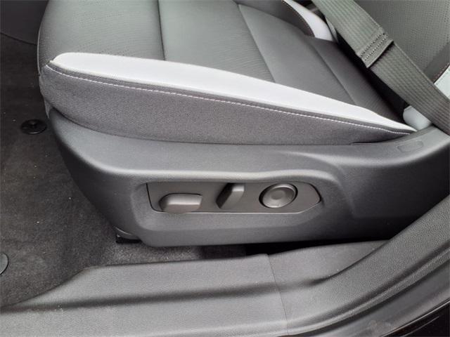 new 2025 Buick Envision car, priced at $40,301