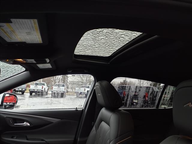 new 2025 Buick Envista car, priced at $30,680