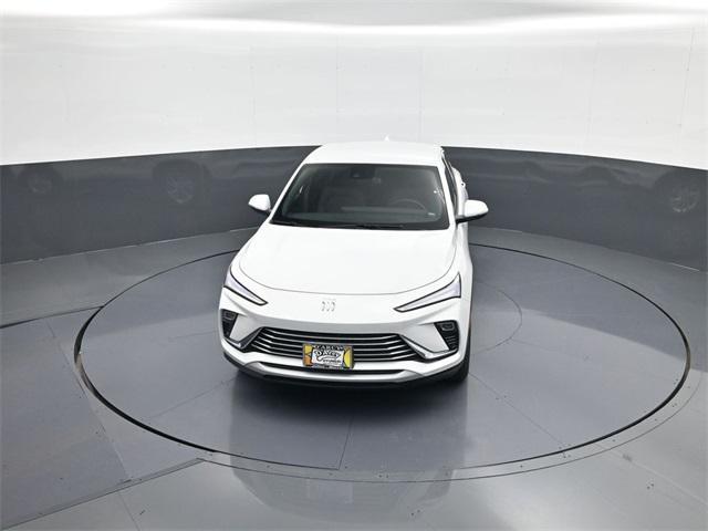 new 2025 Buick Envista car, priced at $26,248