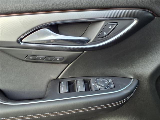 new 2025 Buick Envision car, priced at $39,073