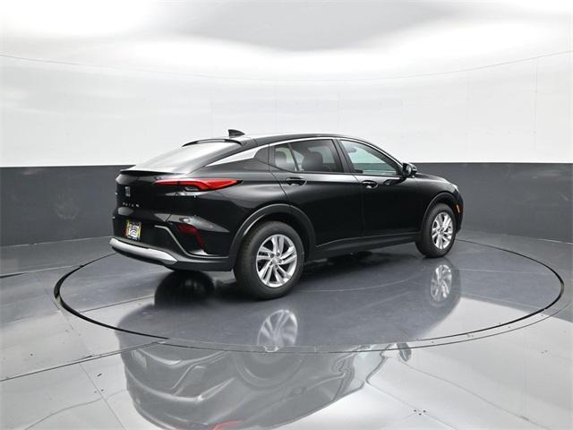 new 2025 Buick Envista car, priced at $26,698