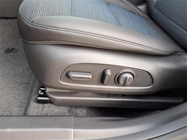 new 2025 Buick Envista car, priced at $26,698