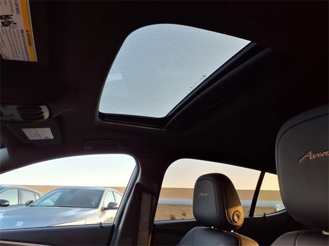 new 2025 Buick Envista car, priced at $30,434