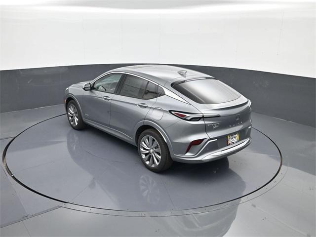 new 2025 Buick Envista car, priced at $30,434