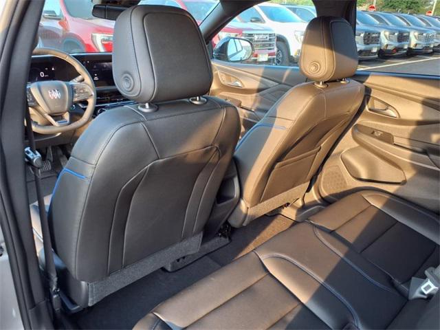 new 2025 Buick Envista car, priced at $29,327
