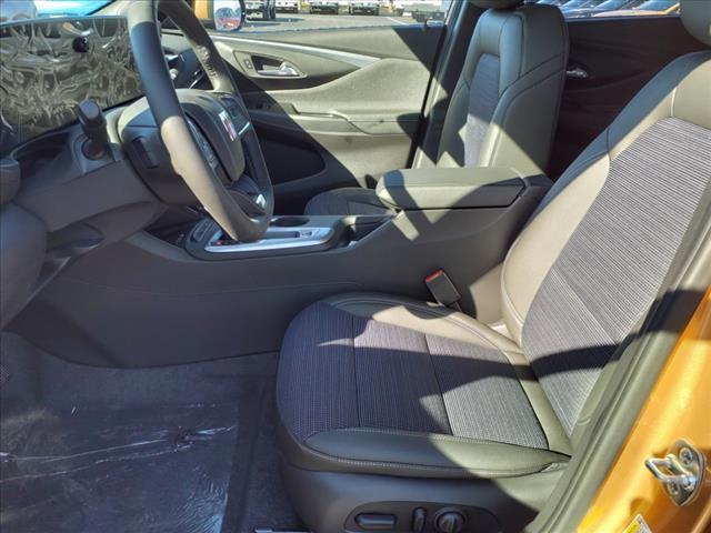 new 2025 Buick Envista car, priced at $26,401