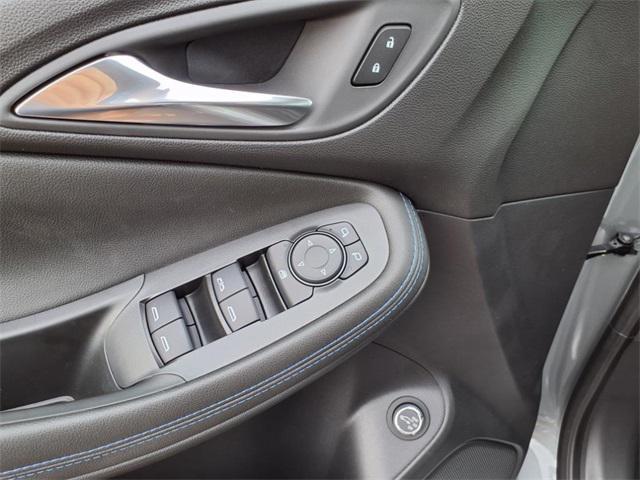 new 2025 Buick Encore GX car, priced at $27,021