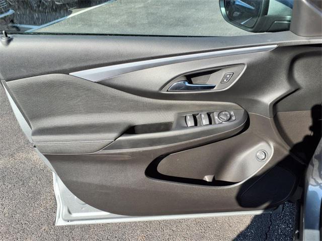 new 2025 Buick Envista car, priced at $26,858