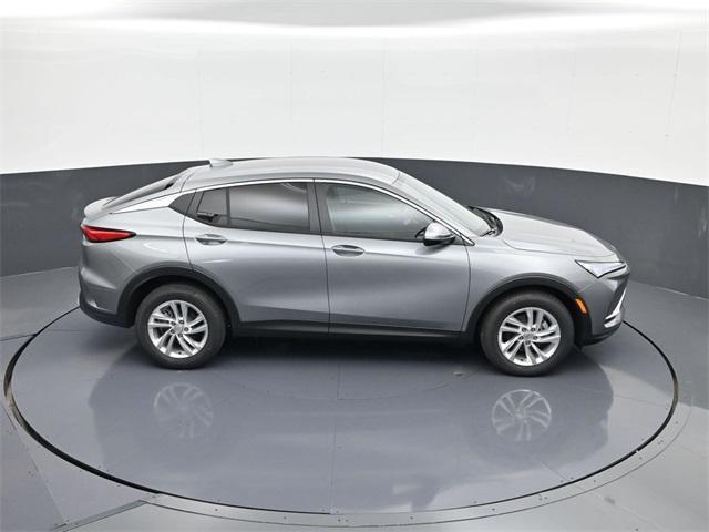 new 2025 Buick Envista car, priced at $26,273