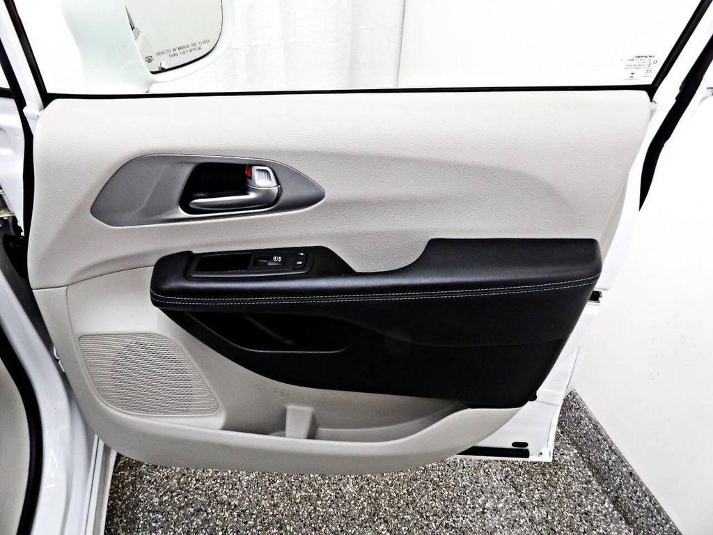 used 2017 Chrysler Pacifica Hybrid car, priced at $14,995