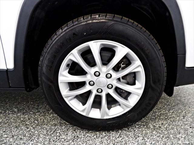 used 2019 Jeep Cherokee car, priced at $15,995
