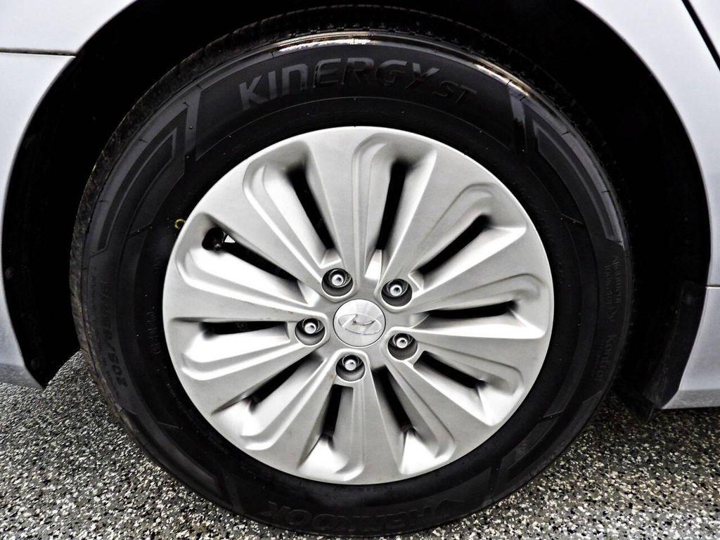 used 2016 Hyundai Sonata Hybrid car, priced at $13,495