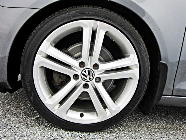 used 2013 Volkswagen Jetta SportWagen car, priced at $11,995