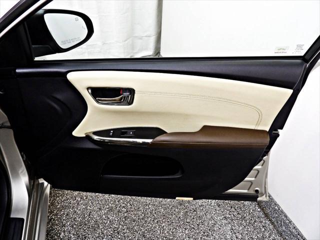 used 2013 Toyota Avalon Hybrid car, priced at $12,495