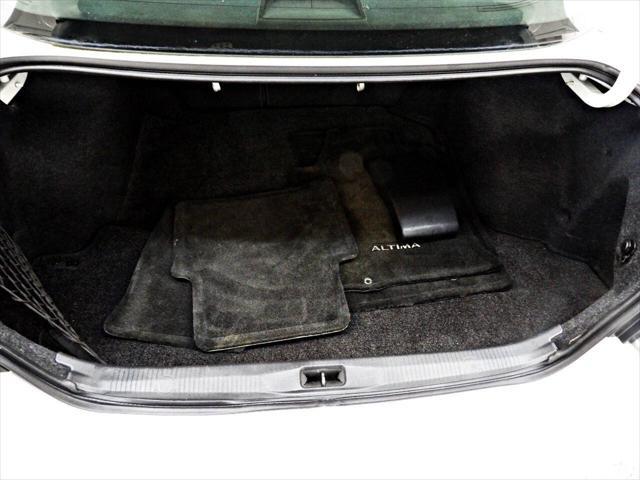 used 2009 Nissan Altima car, priced at $9,995