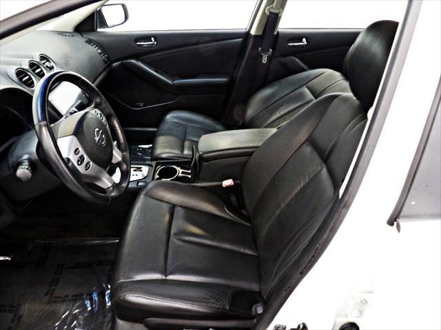 used 2009 Nissan Altima car, priced at $9,995