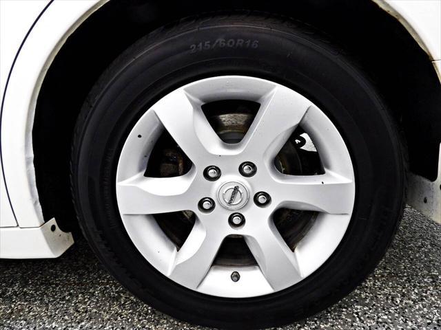 used 2009 Nissan Altima car, priced at $9,995