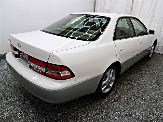 used 2000 Lexus ES 300 car, priced at $9,995