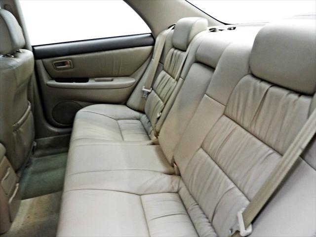 used 2000 Lexus ES 300 car, priced at $9,995