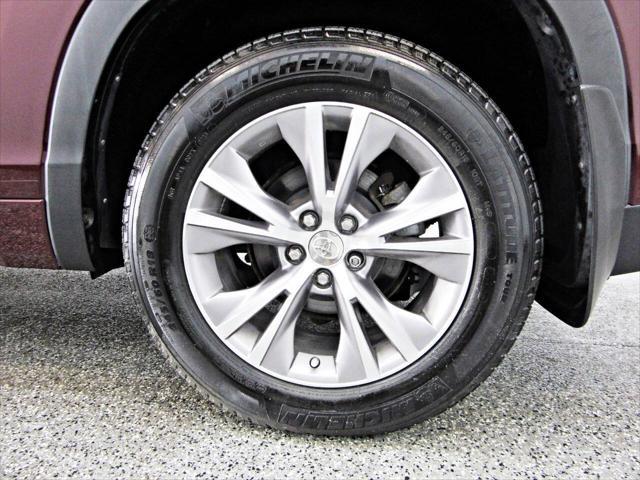 used 2015 Toyota Highlander car, priced at $17,995