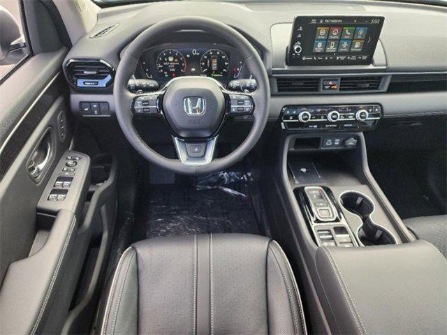 new 2025 Honda Pilot car, priced at $54,530