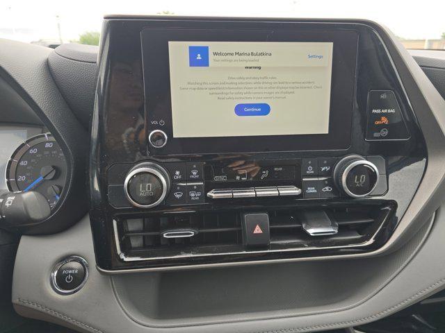 used 2023 Toyota Highlander Hybrid car, priced at $34,177