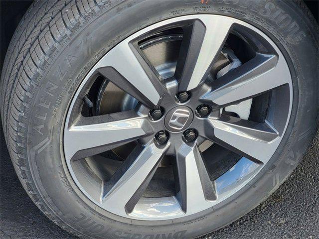 new 2025 Honda Pilot car, priced at $55,715
