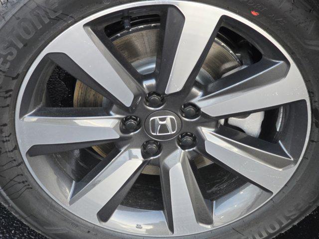 new 2025 Honda Pilot car, priced at $50,395