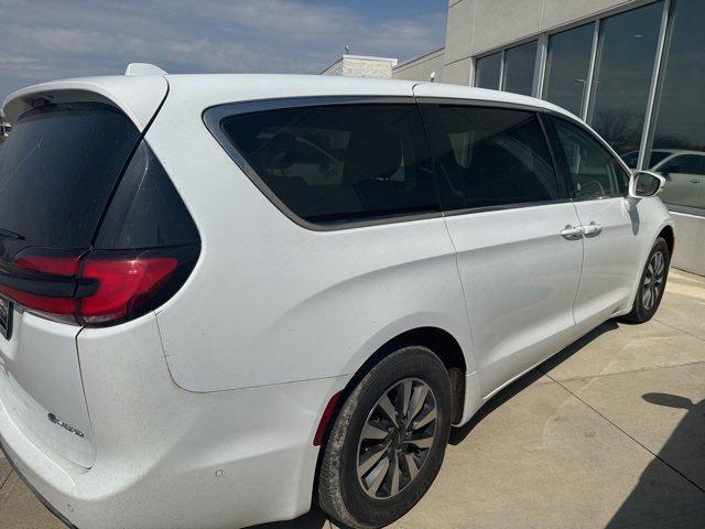 used 2022 Chrysler Pacifica Hybrid car, priced at $25,448