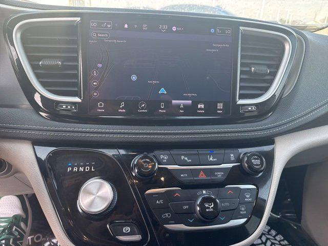used 2022 Chrysler Pacifica Hybrid car, priced at $25,448