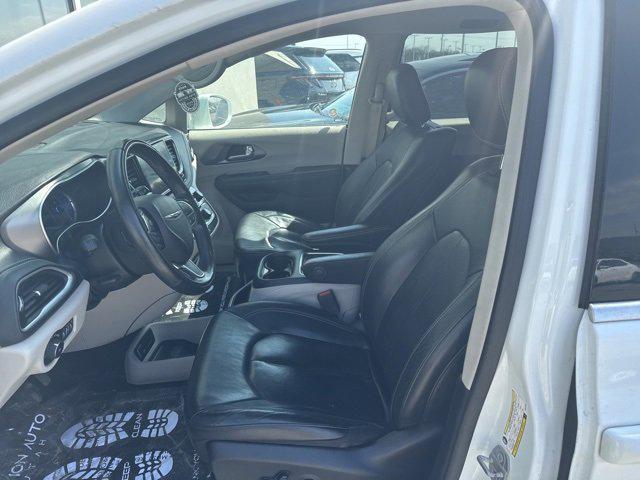 used 2022 Chrysler Pacifica Hybrid car, priced at $25,448