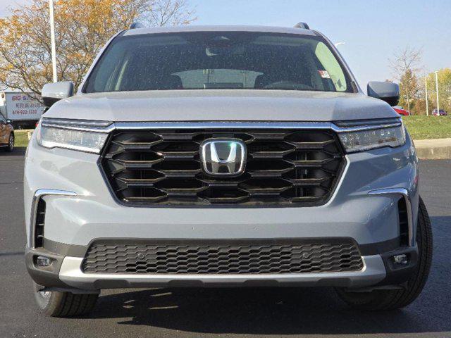 new 2025 Honda Pilot car, priced at $52,180