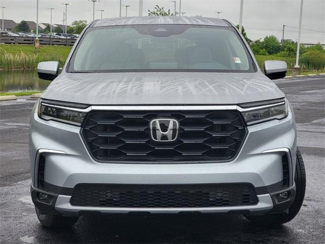 new 2025 Honda Pilot car, priced at $46,695