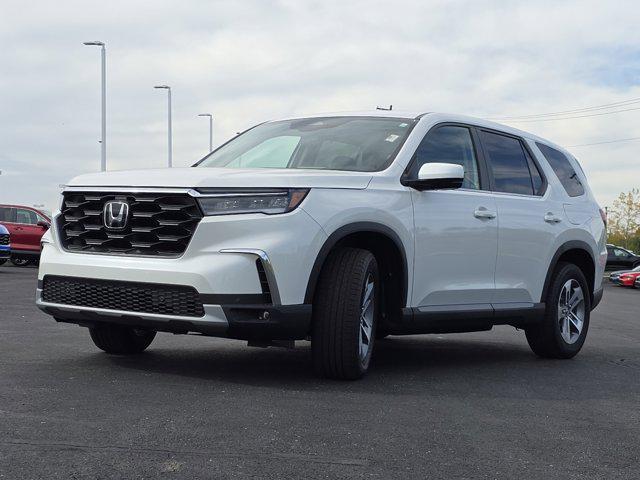 new 2025 Honda Pilot car, priced at $47,580